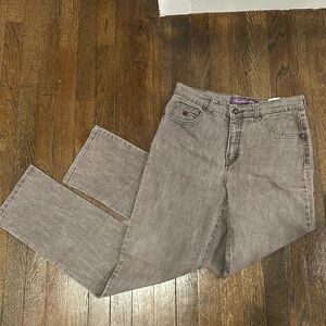 Gloria Vanderbilt Amanda Jeans, Gray, Size 6